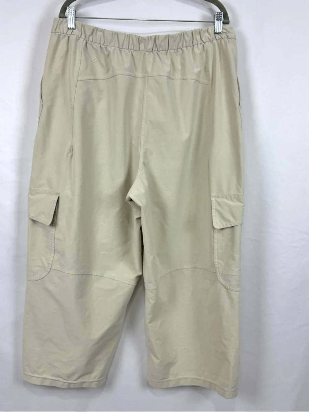 Lululemon Light Utilitech Cargo Pocket High-Rise Crop Natural Ivory Womens Sz 33
